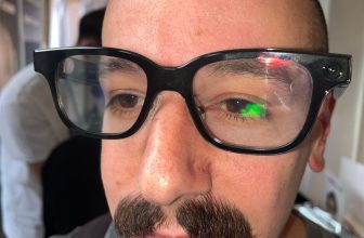 Smart Glasses, Buggy Voice Assistant