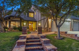 You Can Stay at the House From ‘Poltergeist’, and Even Have Someone Haunt You