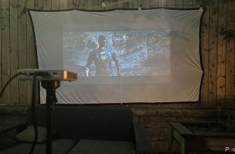 Don’t buy a battery-powered projector without knowing this