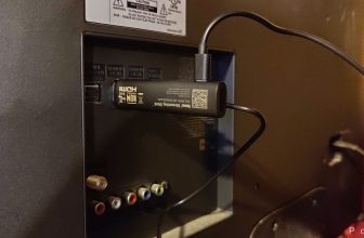 4 things you should never plug into your TV’s USB port