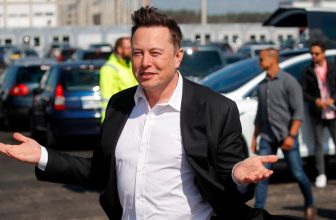 Everyone Thinks Elon Musk is Going to Build a SpaceX Mobile Network