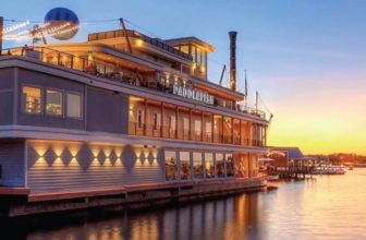 Scuba-Suit-Clad Thief Steals Thousands of Dollars From Floating Disney World Restaurant in Heist Ripped Right Out of the Movies